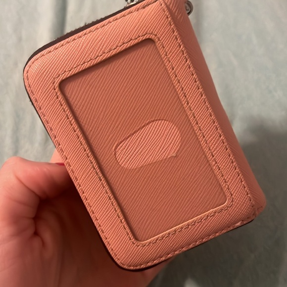 Wallet! - Picture 3 of 7